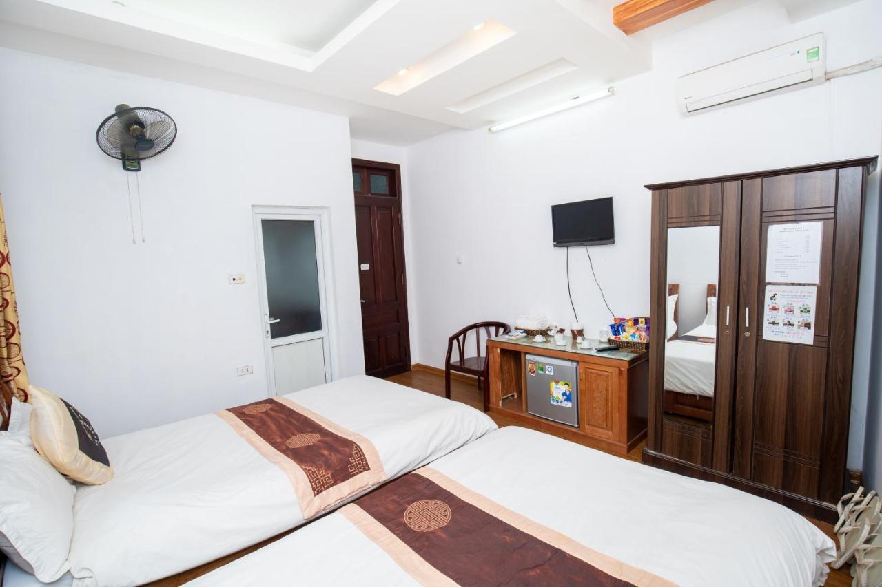 Ho Sen Xanh Hotel Hanoi Exterior photo